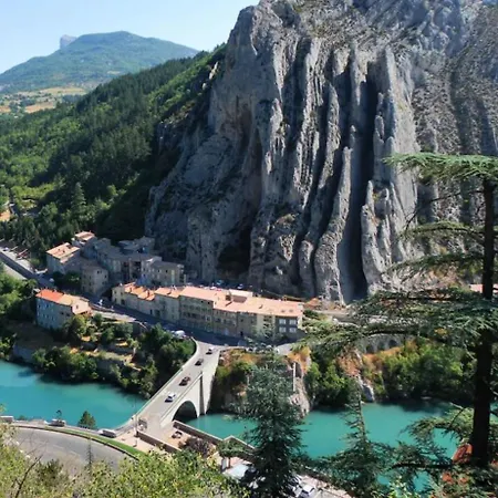 Alpstuga Loup Gris Castellane